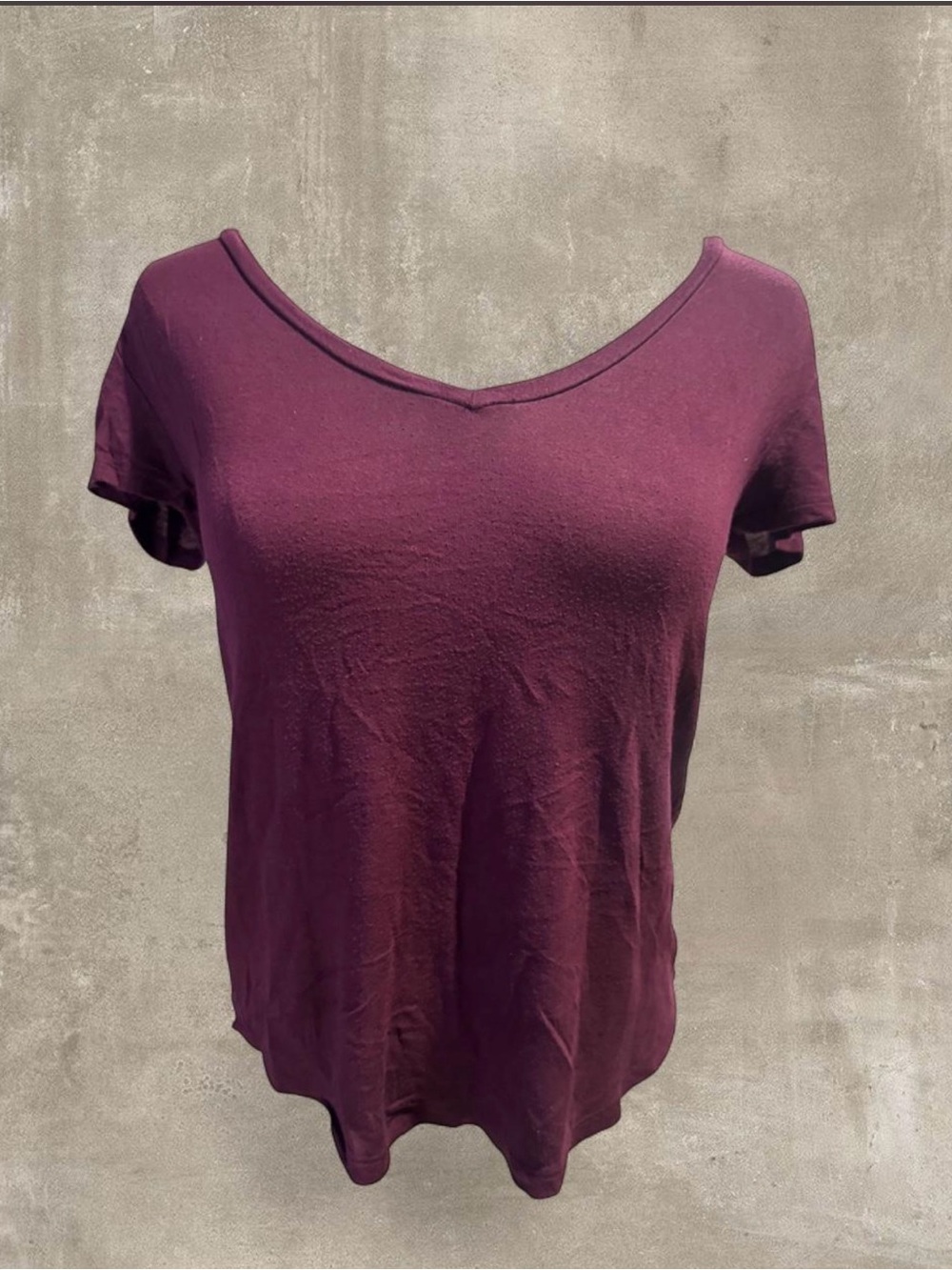 Aeropostale burgundy v-neck top in XS - Picture 2 of 5